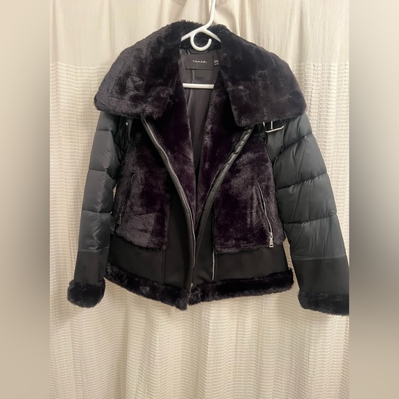 TAHARI FAUX FUR ASYMMETRIC ZIP COAT- like new - Picture 3 of 6